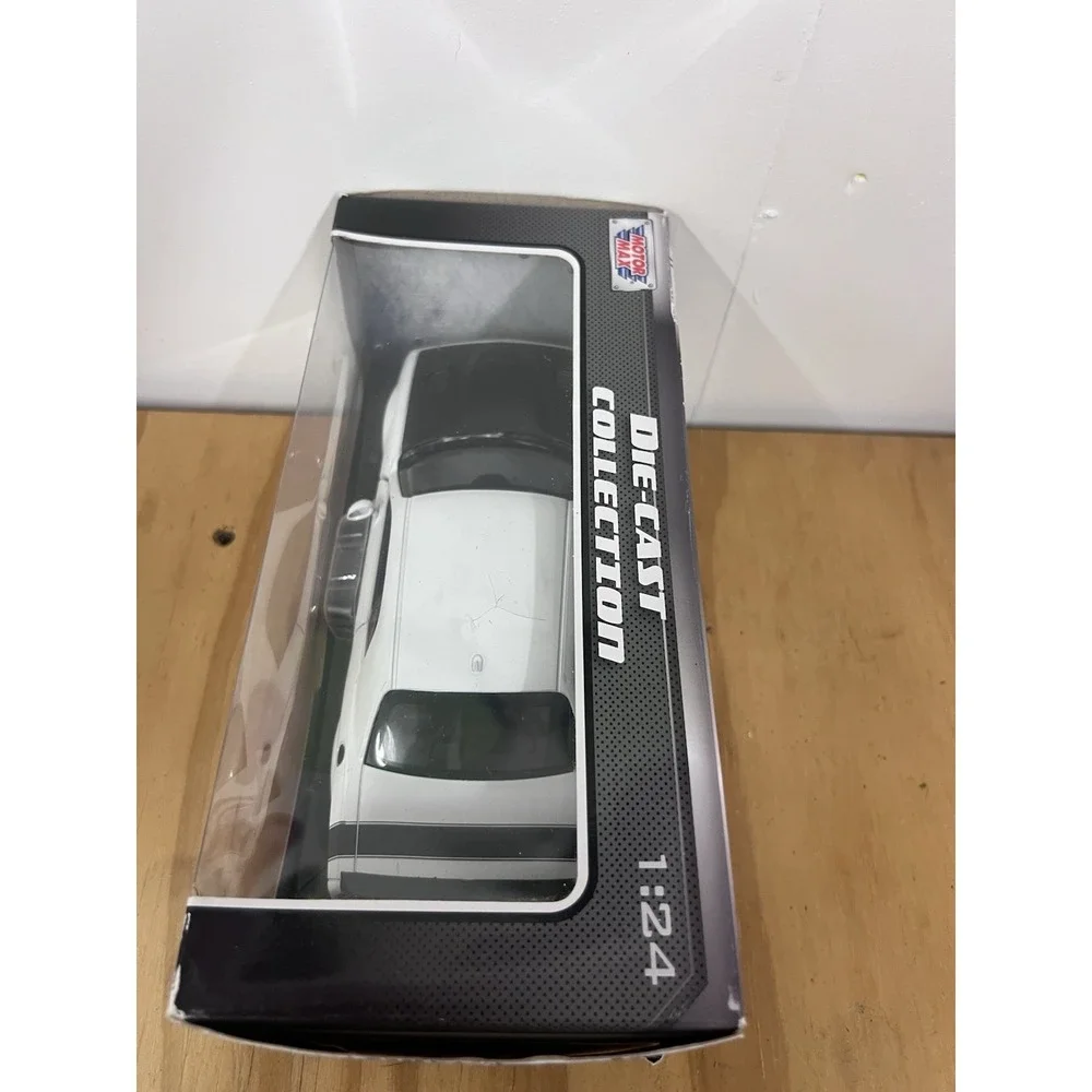 Motor Max Die Cast 2018 Dodge Challenger SRT Hellcat White 1:24 Scale New
